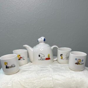 Snoopy Teapot and Mug Set